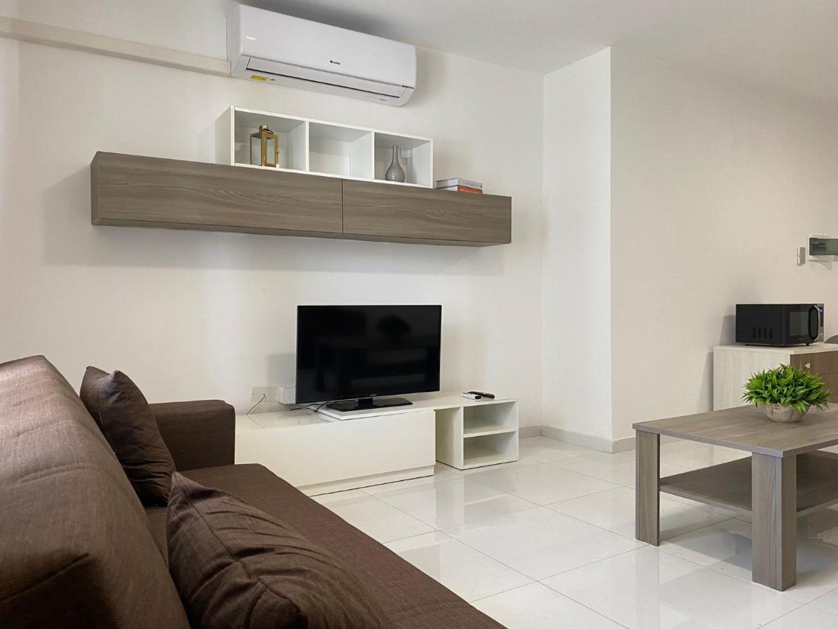 Sunrise Court Apartment Marsaskala Bagian luar foto