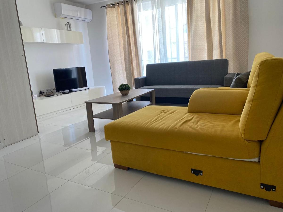 Sunrise Court Apartment Marsaskala Bagian luar foto