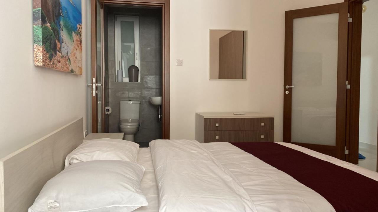 Sunrise Court Apartment Marsaskala Bagian luar foto