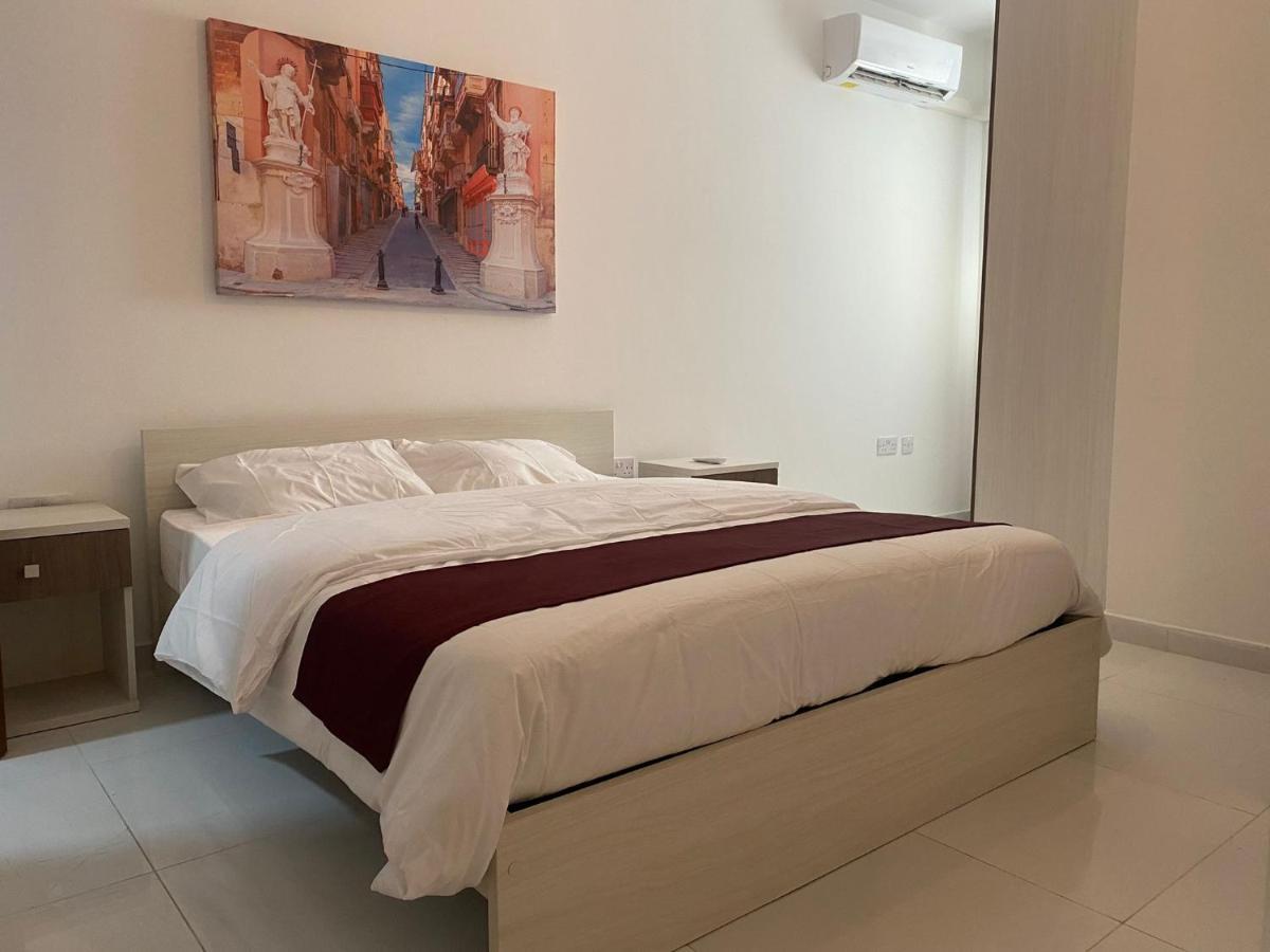 Sunrise Court Apartment Marsaskala Bagian luar foto