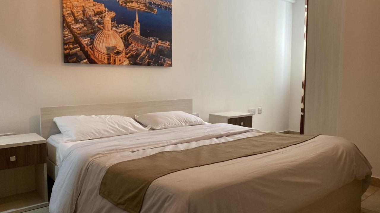 Sunrise Court Apartment Marsaskala Bagian luar foto